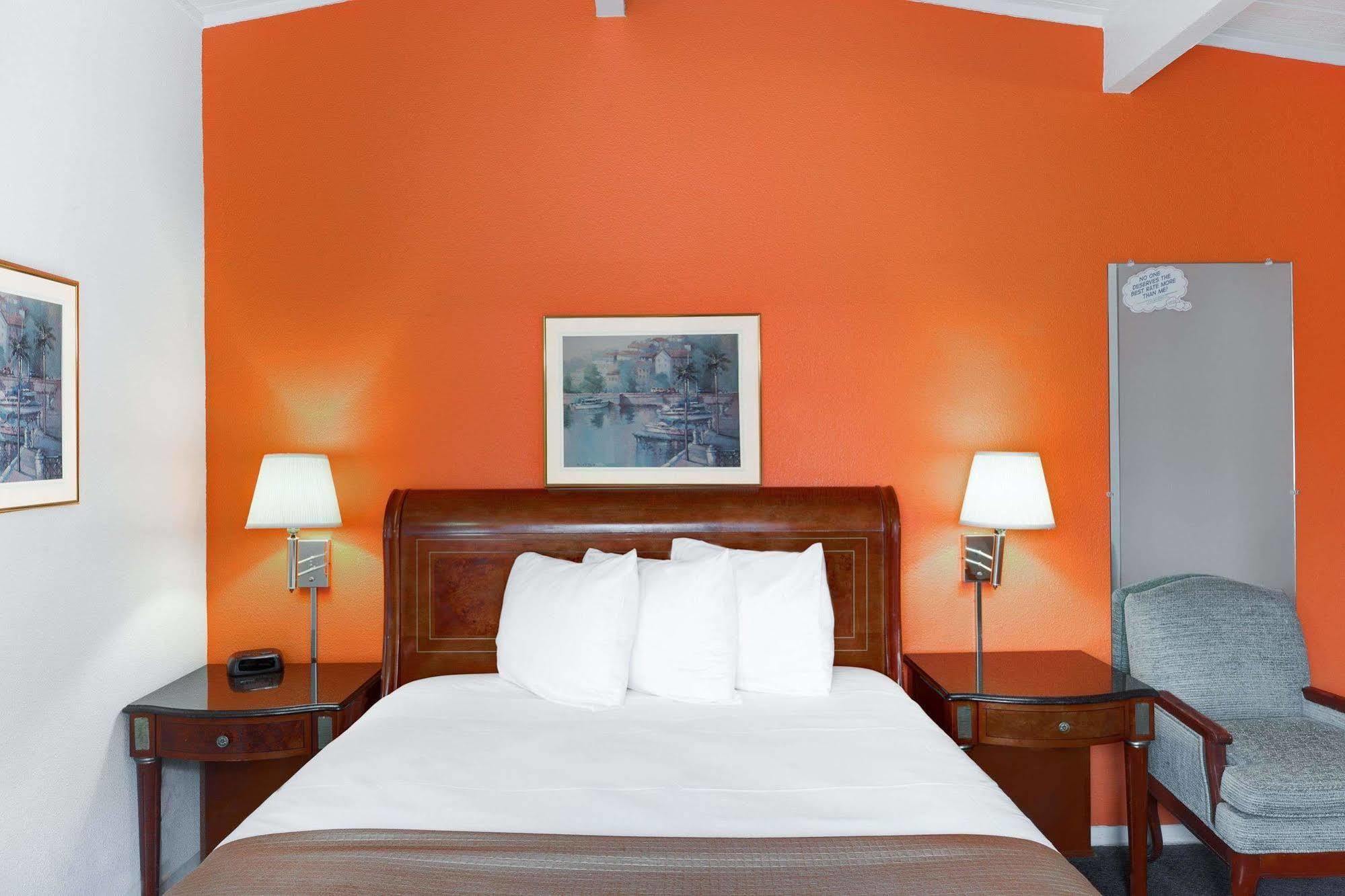 Surestay Hotel By Best Western Seaside Monterey Exteriér fotografie